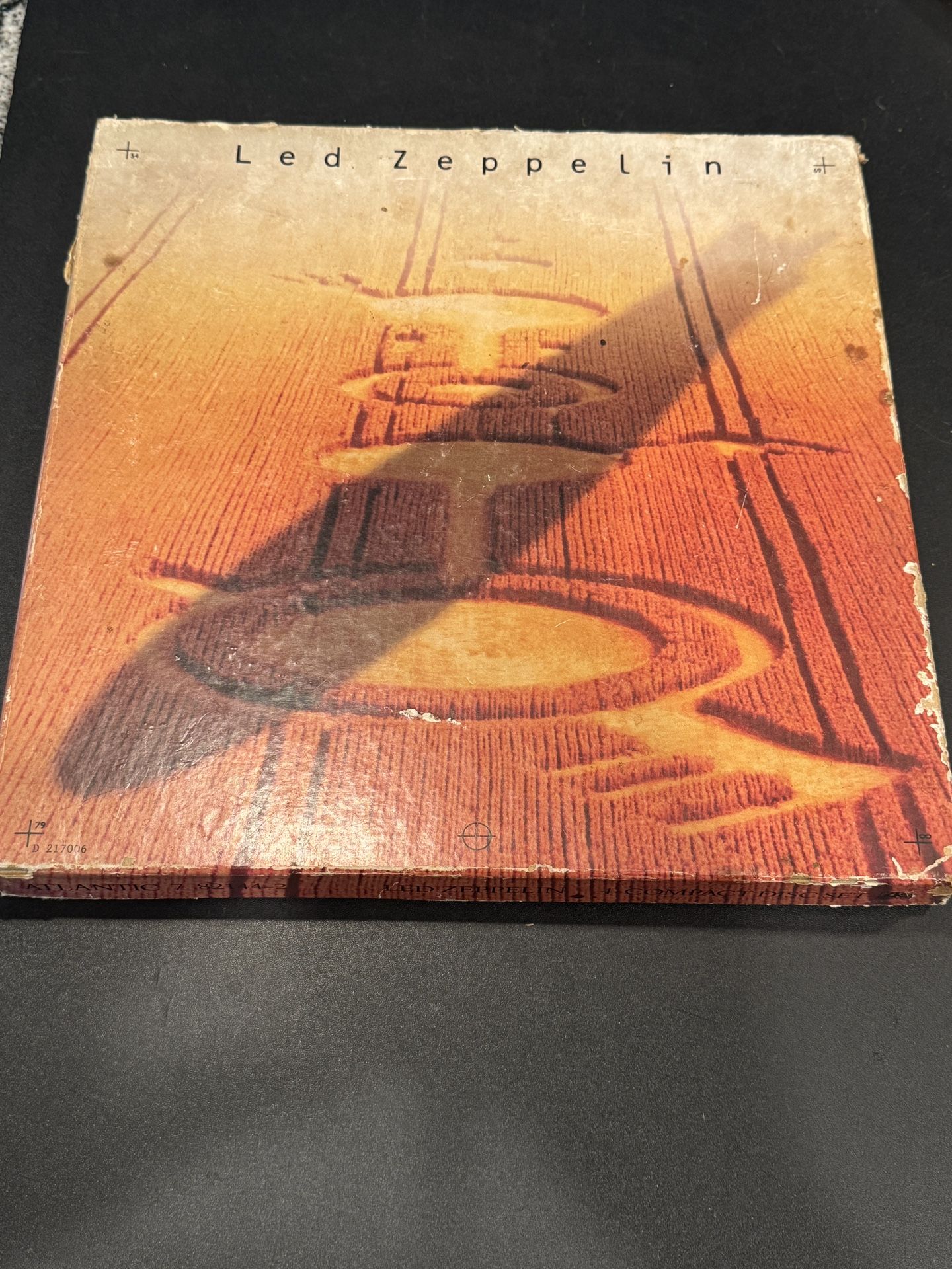 Led Zeppelin Self Titled Box Set 3 CD, includes booklet. Missing cd 2