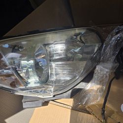 Pair 2008-2012 Chevy Malibu Headlights 