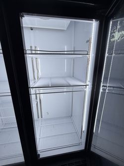 Commercial refrigerator