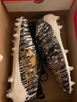 Adidda football cleats