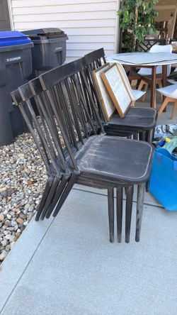 Farmhouse outdoor metal chairs