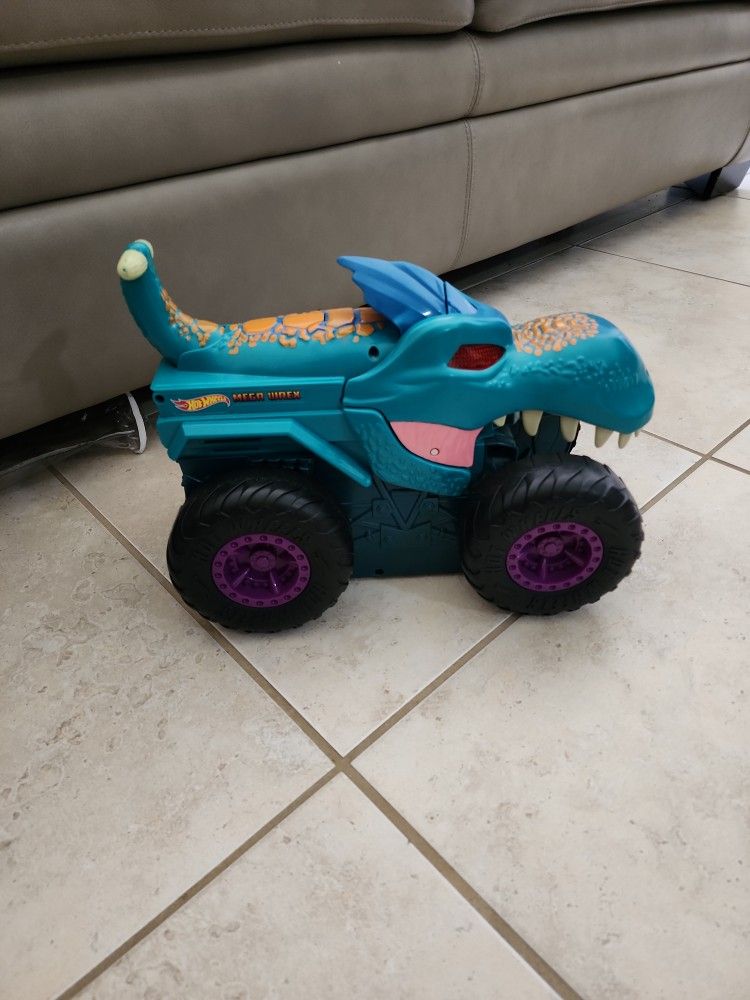 Hot Wheels Mega Wrex