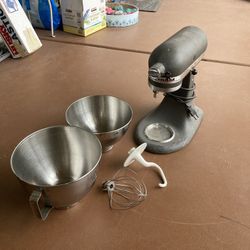 80-90s Kitchaid Mixer with bowls and attachments 