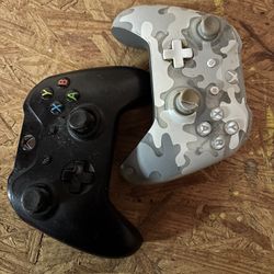 2 Xbox Remotes Untested