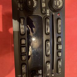 Stereo Out Of A 2006 GMC Yukon 
