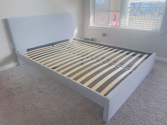 Modern Queen Bed Frame – Gray