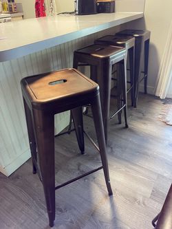 Set of 4 Metal Bar Stools