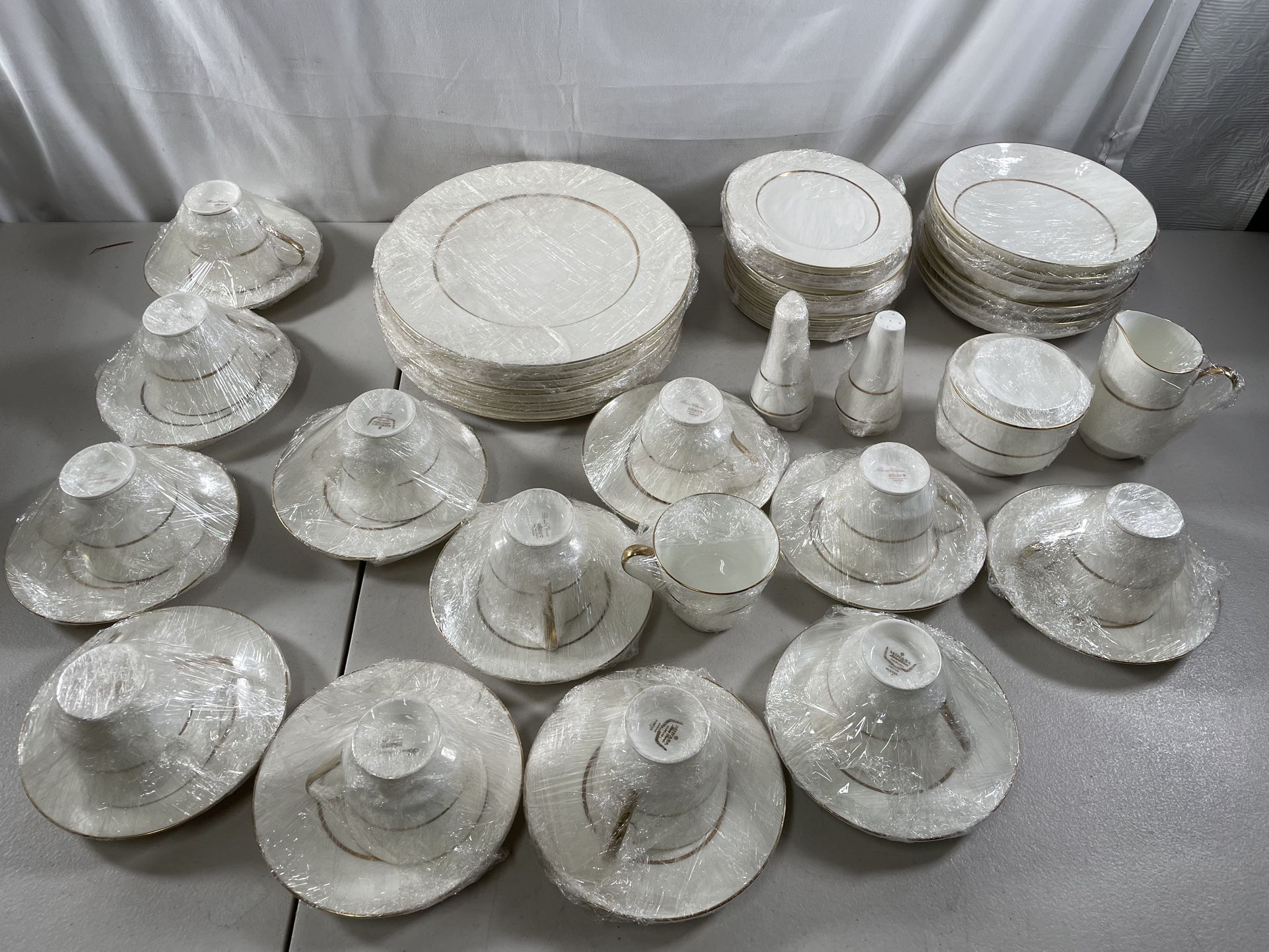 65 Pcs Mikasa Bone China Set Gold Trim Lace Pattern