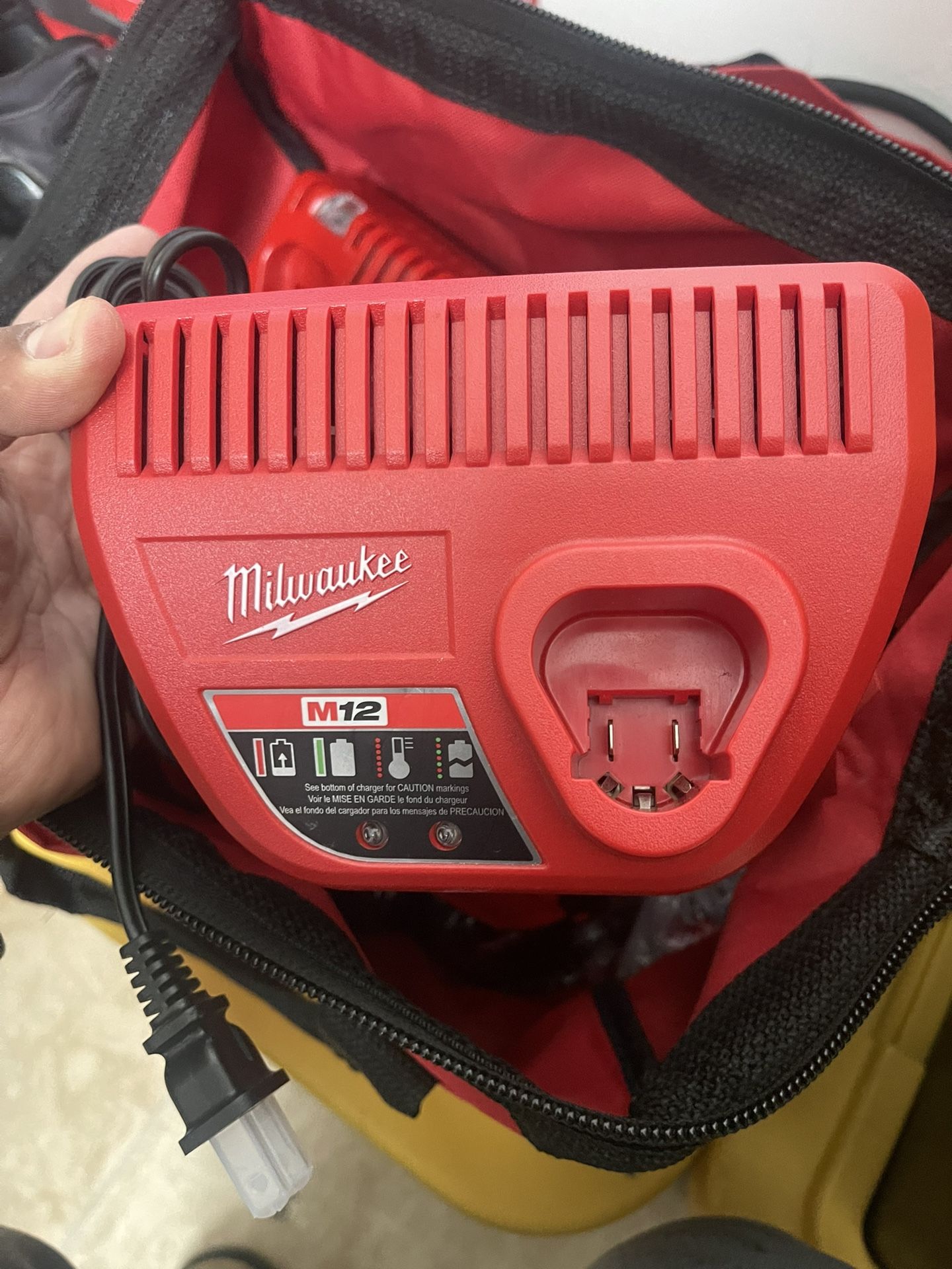Milwaukee M12 Charger