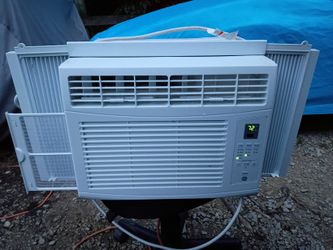 6000 BTU Window Unit Works Great