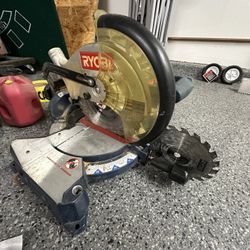 RYOBI SAW