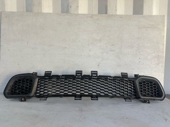 2014 2015 2016 2017 2018 JEEP CHEROKEE FRONT LOWER BUMPER GRILLE OEM