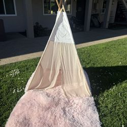 Teepee Beige Canvas with Sheer Curtains, Pink Rug 