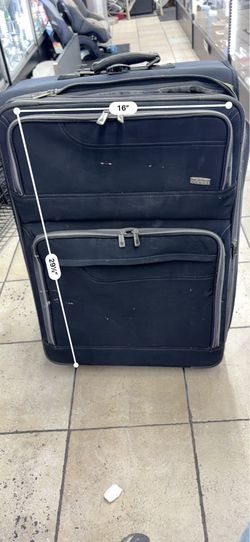 Ricardo Beverly Hills 29.5" Large Softside Suitcase