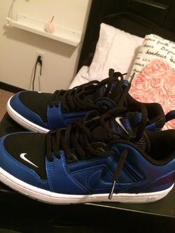 NIKE AIRFORCE 1 MENS size 11.5