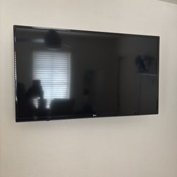 LG TV 40” $65