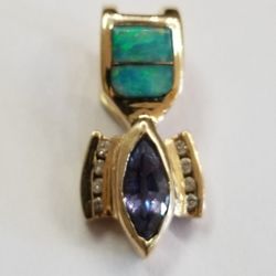 14kt. Yellow Gold Pendant Diamond And Tanzanite 