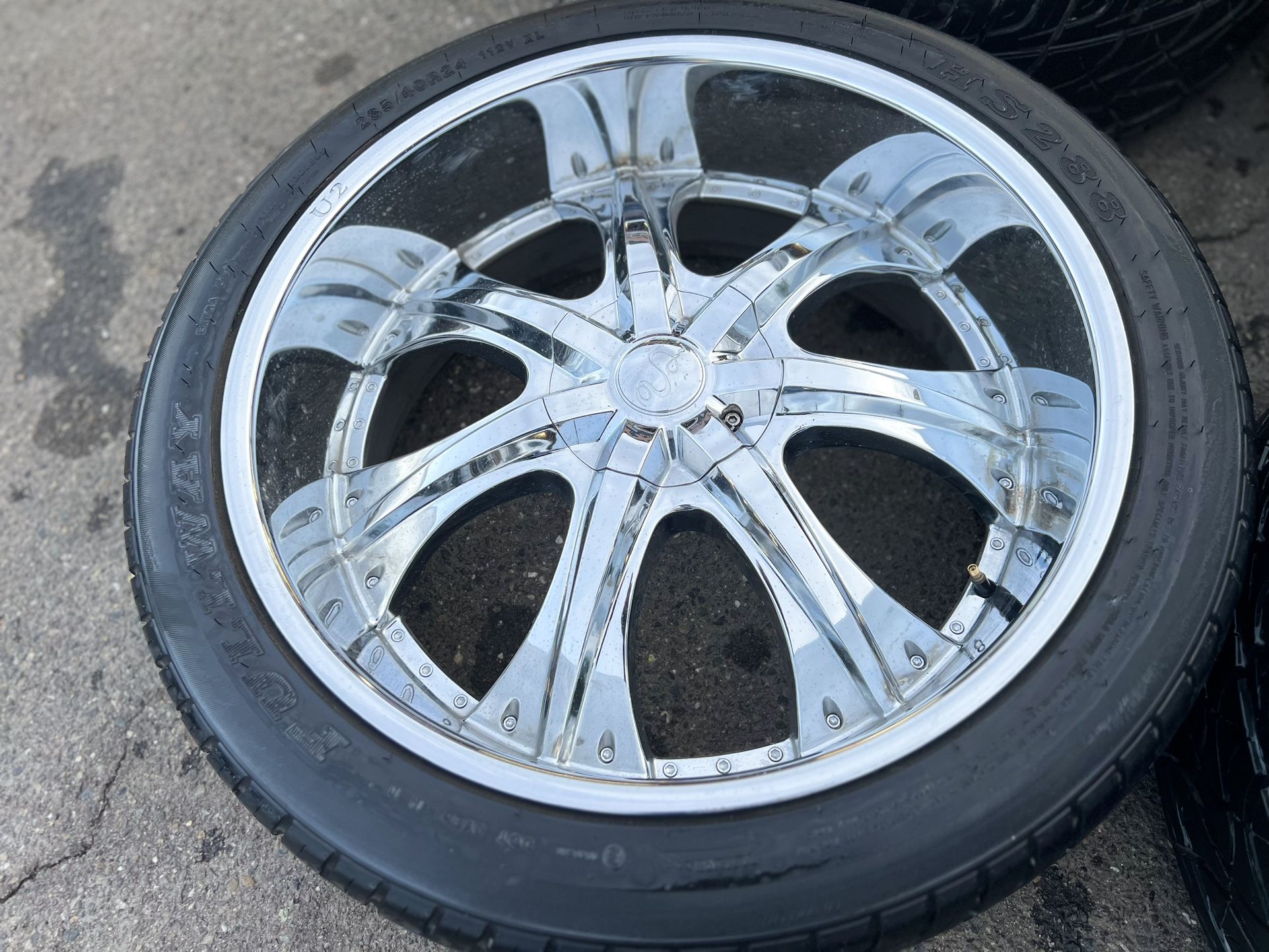24” U235 Ford Chevy Chrome Wheels With 2854024 Fullway Excellent Condition Wheels And Tires