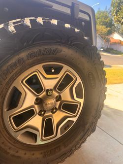 Jeep Wheel with Pro Comp Xtreme MT2 Tire