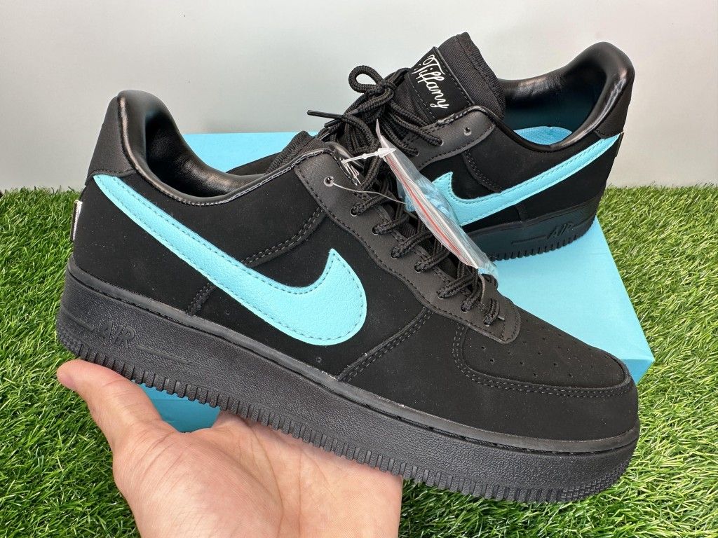 Nike Air Force 1 '07 LV8 Split Light Photo Blue Men's Shoe for Sale in  Aurora, IN - OfferUp