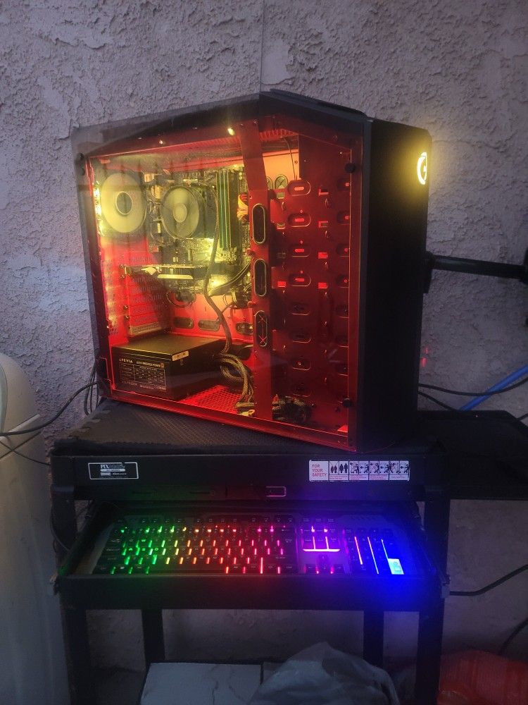 Gaming PC: 4TB / 240GB SSD Drive, 24GB DDR4, Windows11 V-24H2, Wi-Fi, HDMI.