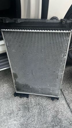 Automotive Engine Cooling Radiator