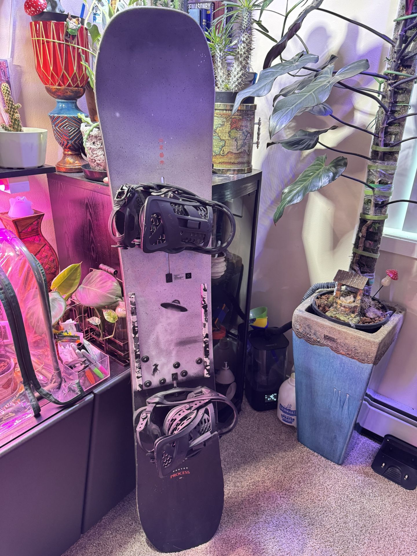 Burton Process Flying V Snowboard + Burton Genesis EST Bindings + DC Mutiny Boots