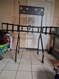 Gaming racing simulator quadruple monitor mount with wheels
