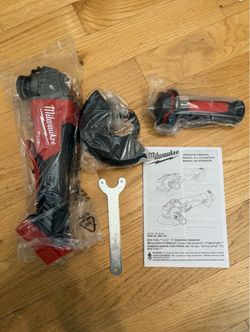 Milwaukee M18 FUEL Grinder 4-1/2”/ 5” .  Tool Only.  Brand NEW From Combo Kit.  NUEVO.