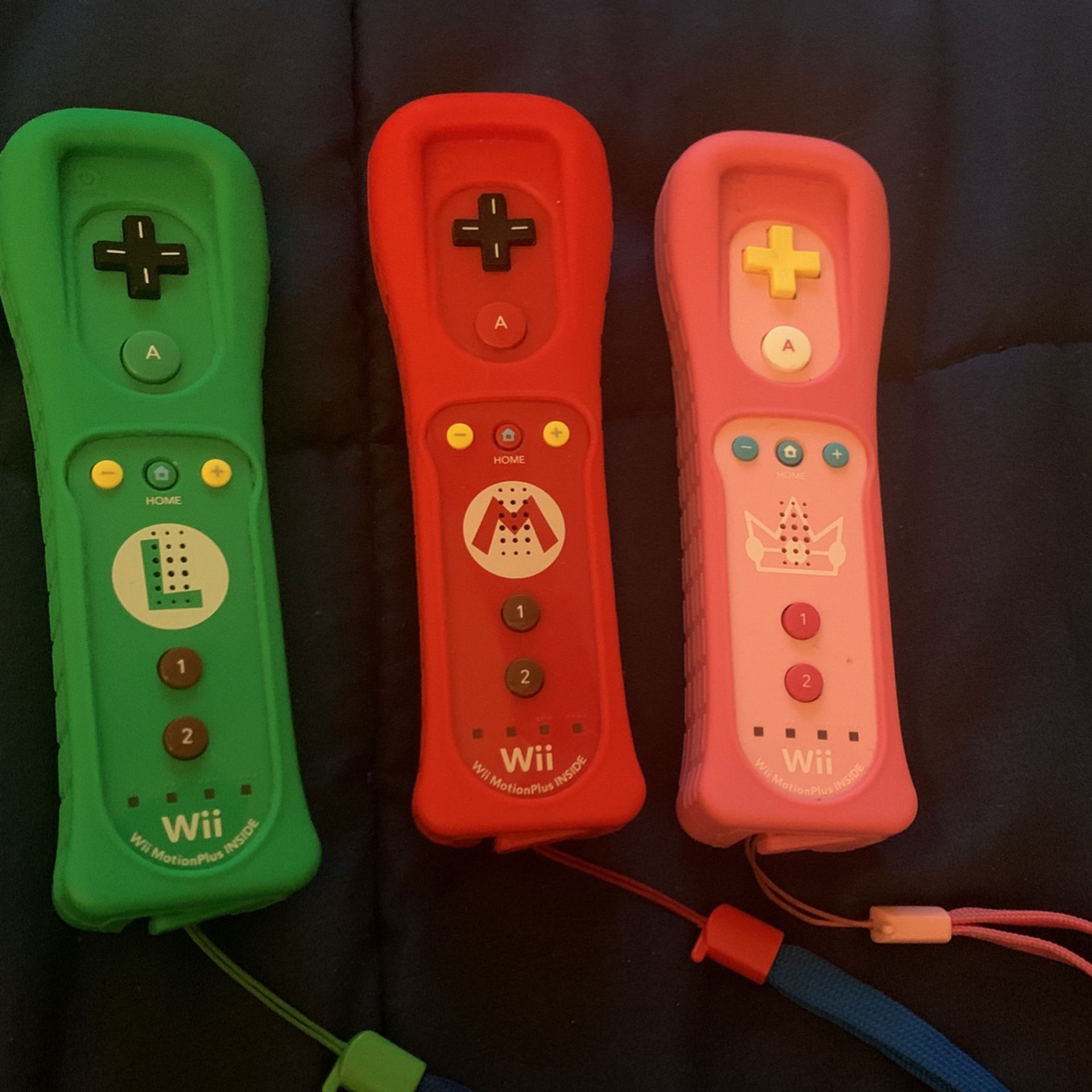Wii U Controllers - Mario Bros Theme