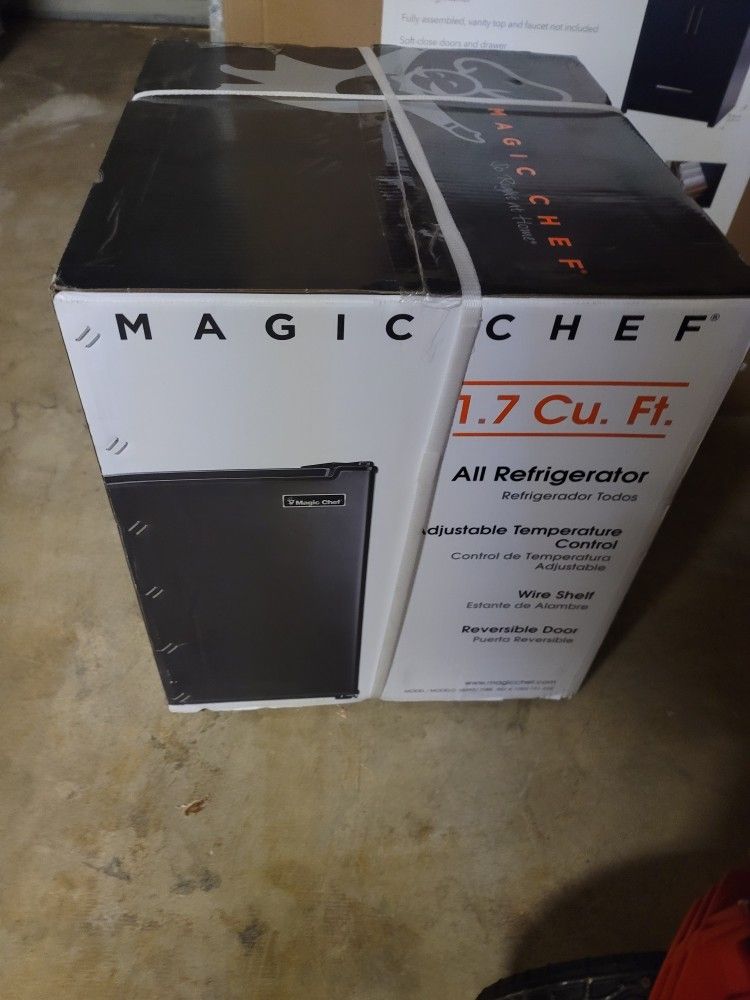 Brand New Magic Chef 1.7 Refrigerator $70 Firm. Pickup In Riverbank