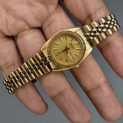 Vintage Ladies Seiko 7N83 In Gold - PRICE IS FIRM / NO DESCUENTOS