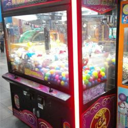 Plush Palace Double Claw Machine