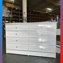 8 drawers dresser / Eight drawers dresser