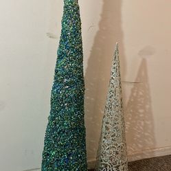 Halliwell Holiday stand up Xmas tree cones in ex cond as is pick up or delivery. 