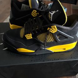 Jordan 4 Yellow Thunder