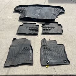 2020 Toyota Camry floor mats & trunk mat