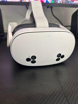 Meta Quest 3 VR Headset