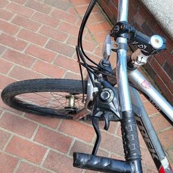 Trek bike, 26'' disk brakes, xl frame, 21 speeds