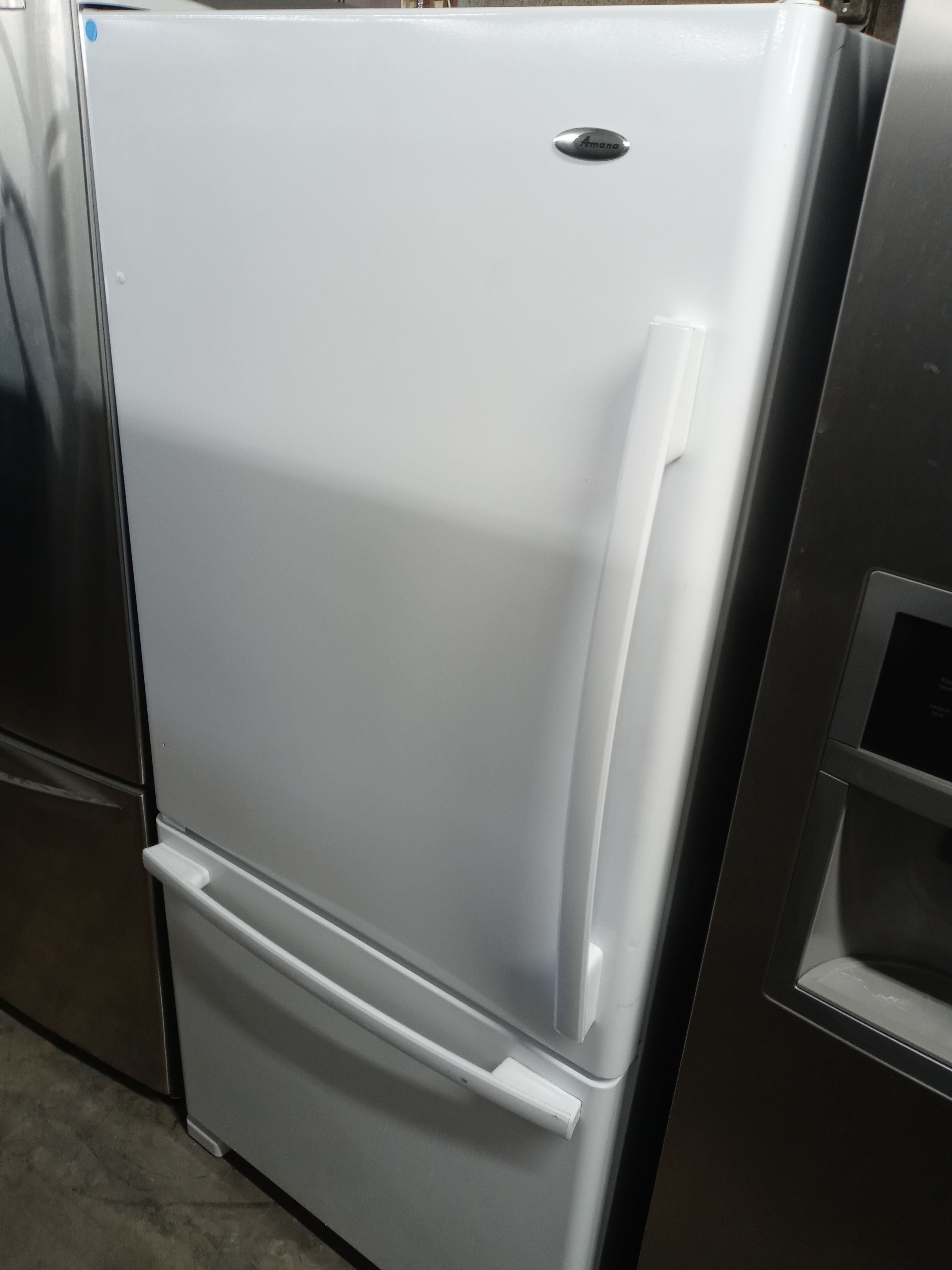 Amana white bottom freezer refrigerator - Free delivery