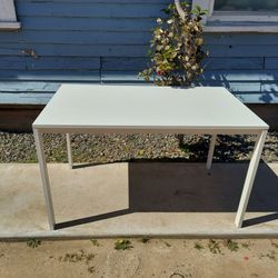 White Ikea Vihals Table