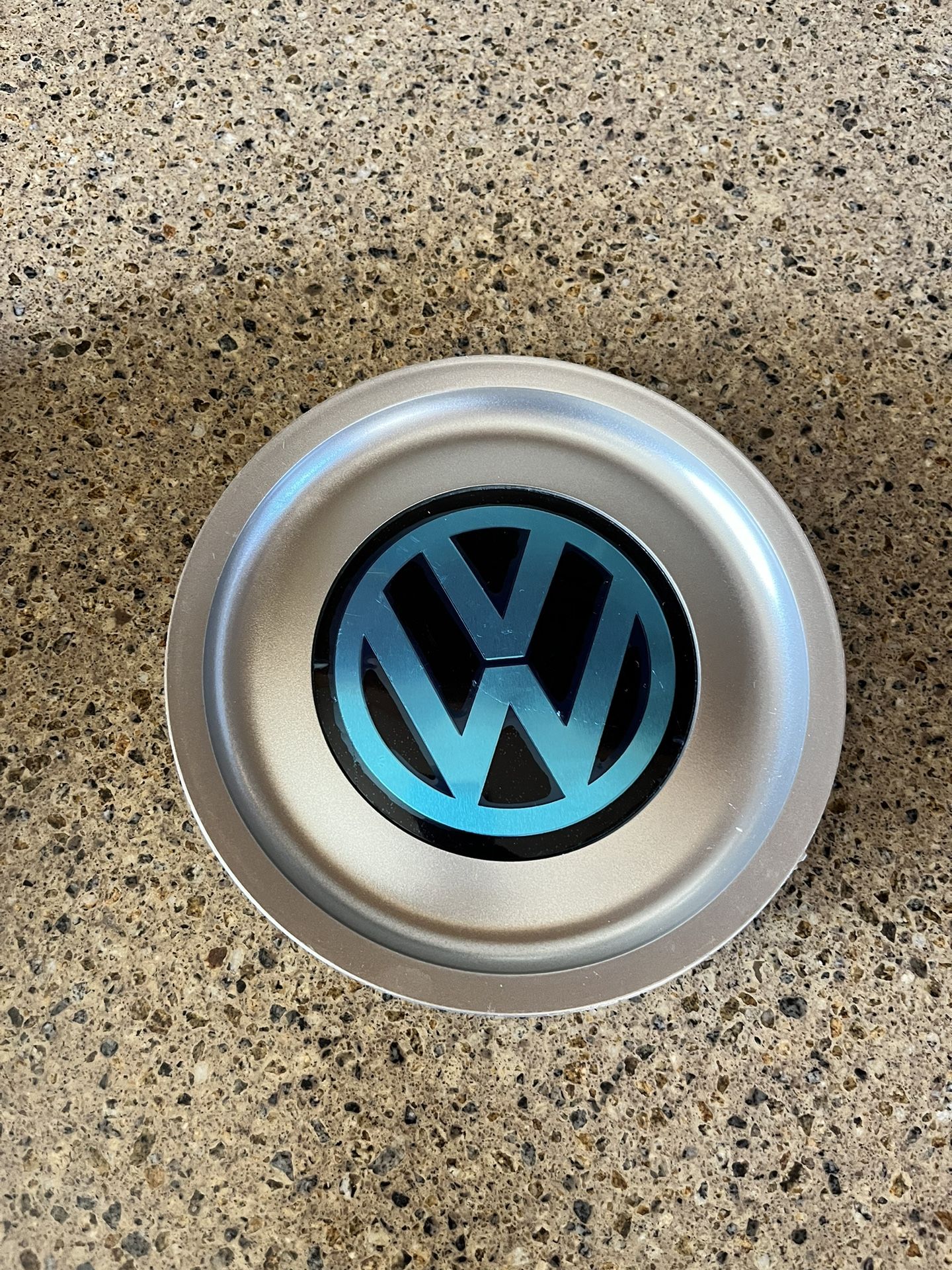 NEW 6 Inch Hubcaps For Jetta Tapas Para Un Jetta. Nuevos