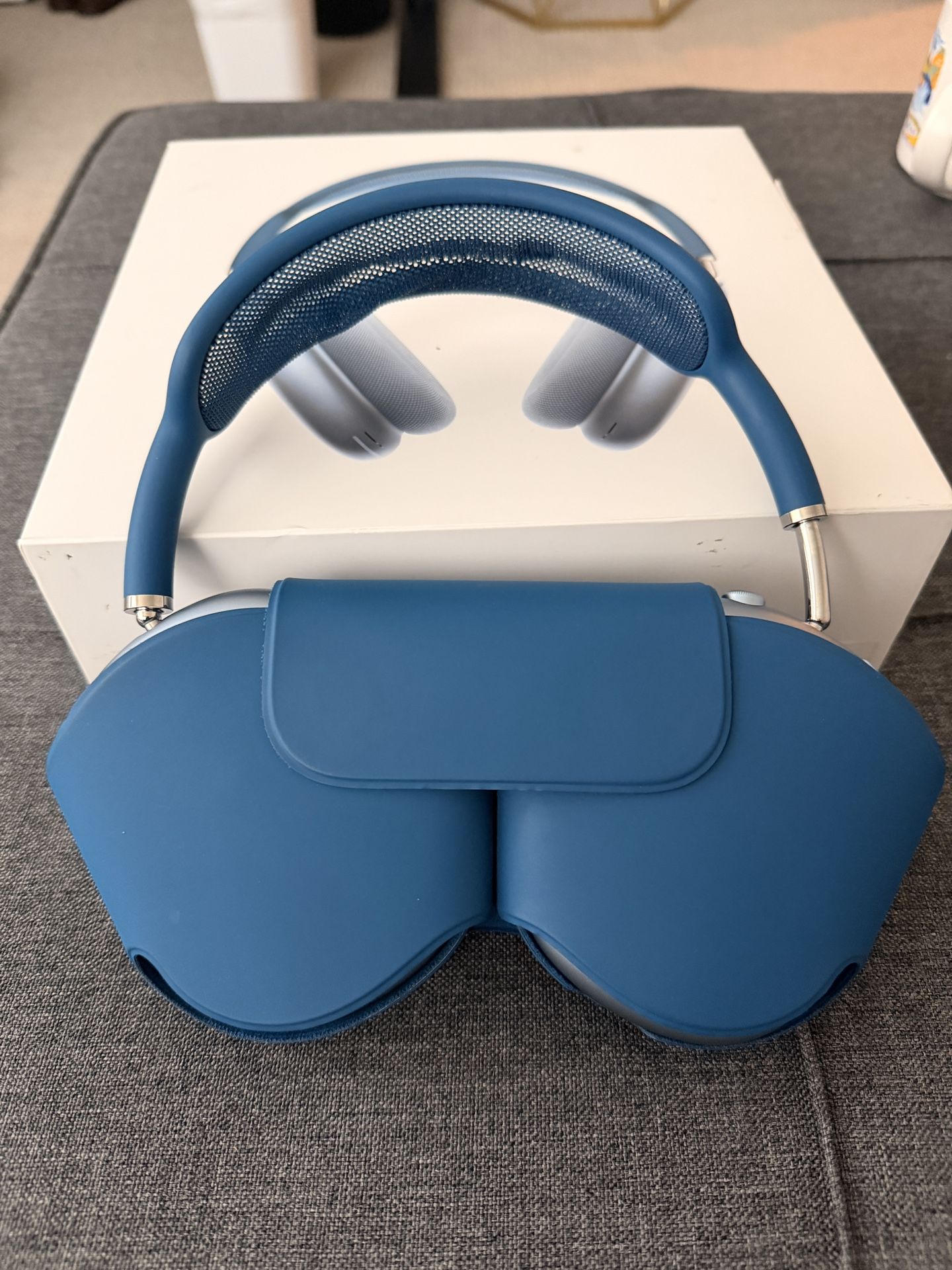 Apple AirPods Max with Box