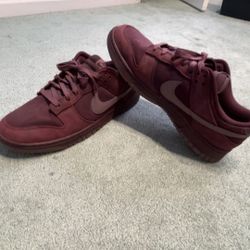 11.5 Burgundy Nike Dunk Low 