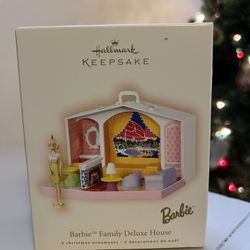 Barbie “Family Deluxe House” (2 ornaments/ 2007) 