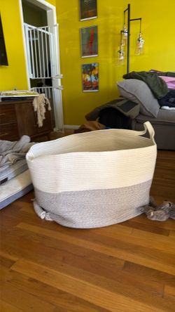 Storage bin