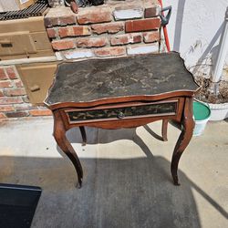 vintage table with pull out drawer 28" tall, 26"x 18" top ,needs tlc, to restore $60.obo