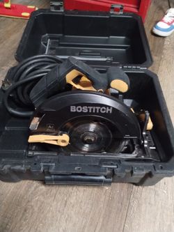 BOSTITCH CIRCULAR SAW W /CASE