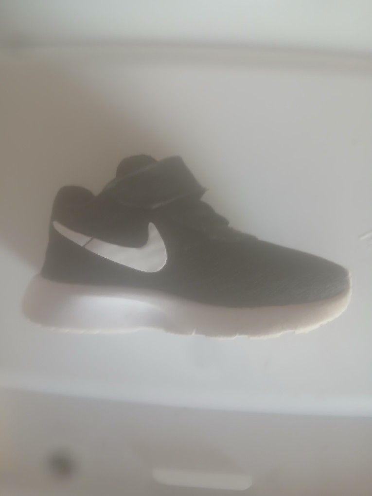 Nike Tanjun