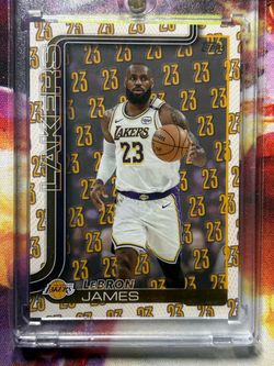 LeBron James Topps Lakers Basketball Card